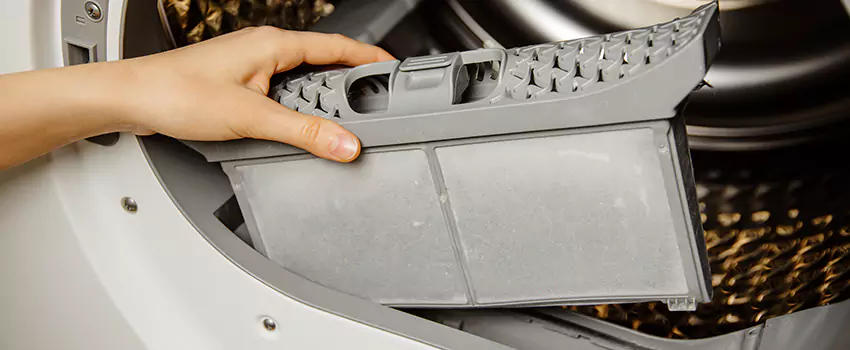 Signs Of A Clogged Dryer Lint Trap in Shoreline, Washington
